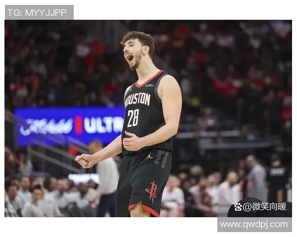 火箭与活塞激战正酣NBA赛场精彩对决引发球迷热议